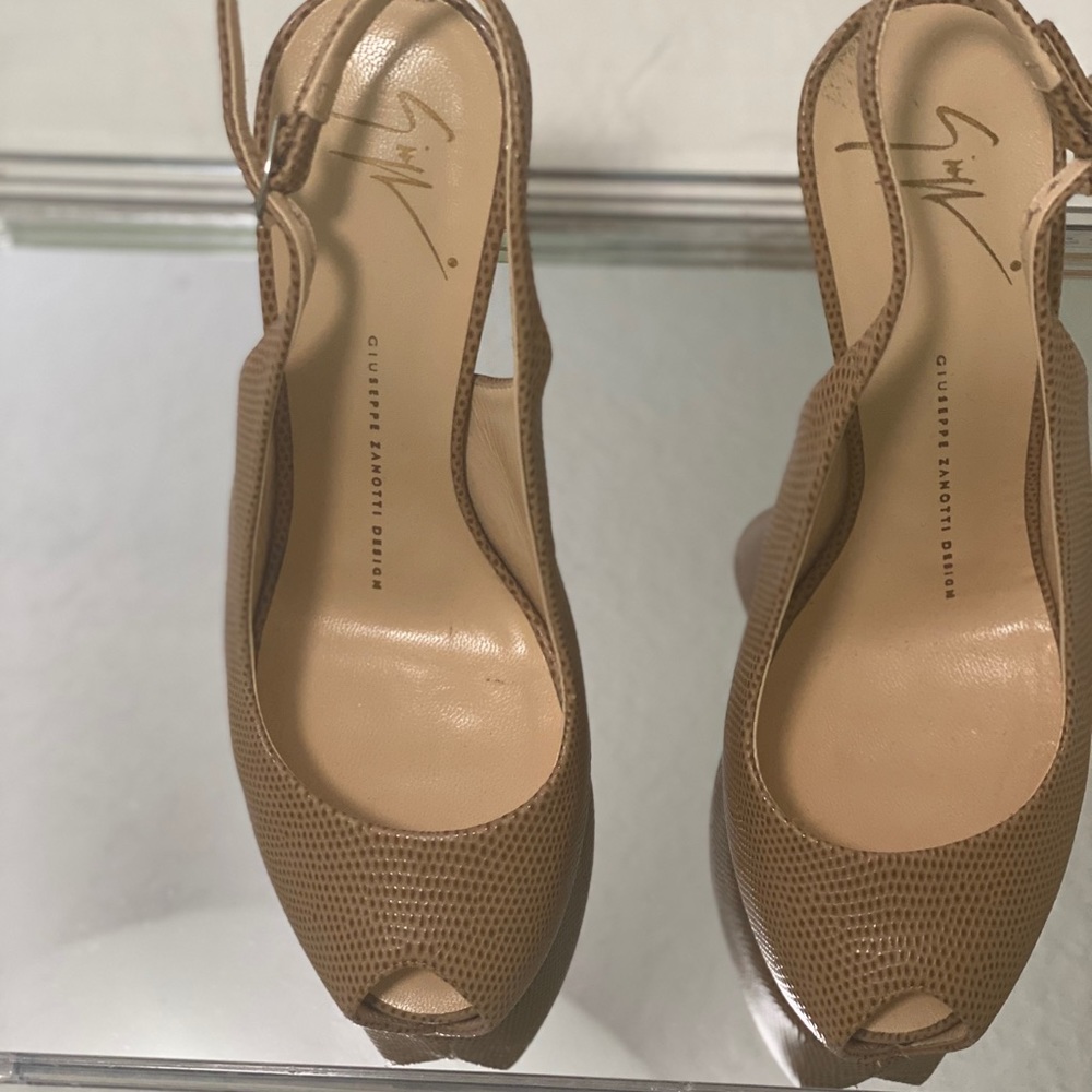 Giuseppe Zanotti Beige leather Platform Peep Toe